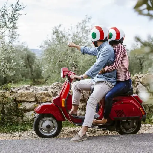 Additional person/Vespa